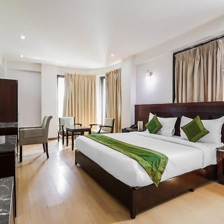 Treebo Trend Hotel Parker Ahmedabad Buitenkant foto