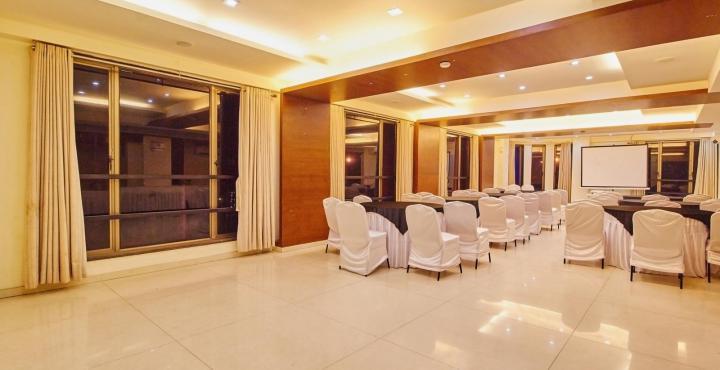 Treebo Trend Hotel Parker Ahmedabad Buitenkant foto