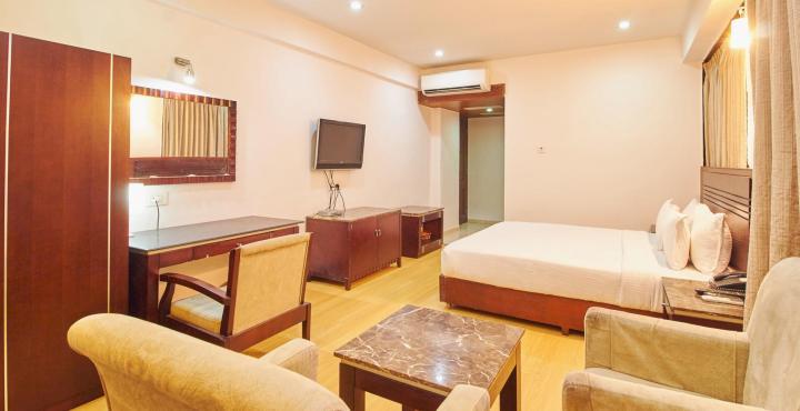 Treebo Trend Hotel Parker Ahmedabad Buitenkant foto