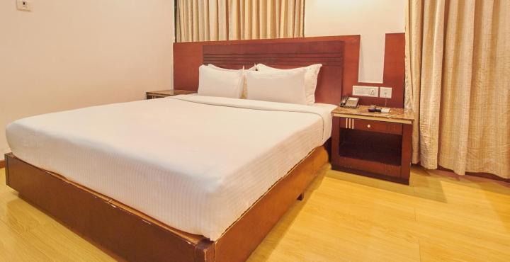 Treebo Trend Hotel Parker Ahmedabad Buitenkant foto