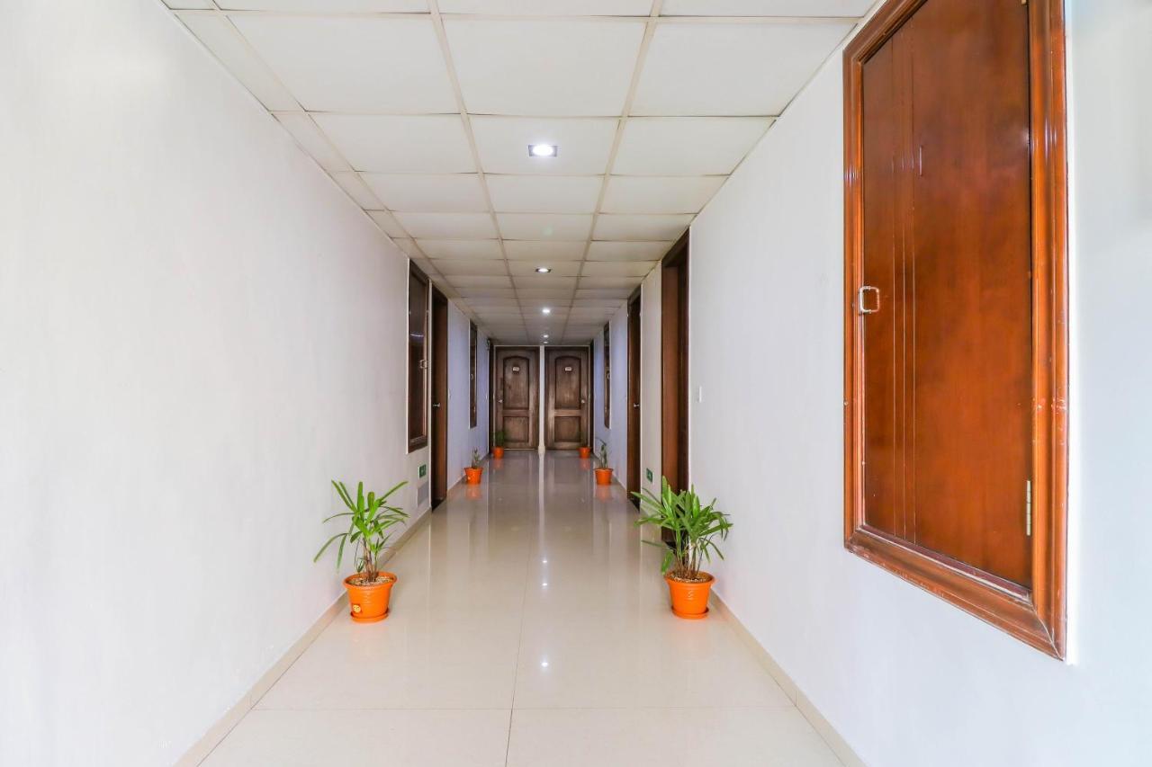 Treebo Trend Hotel Parker Ahmedabad Buitenkant foto