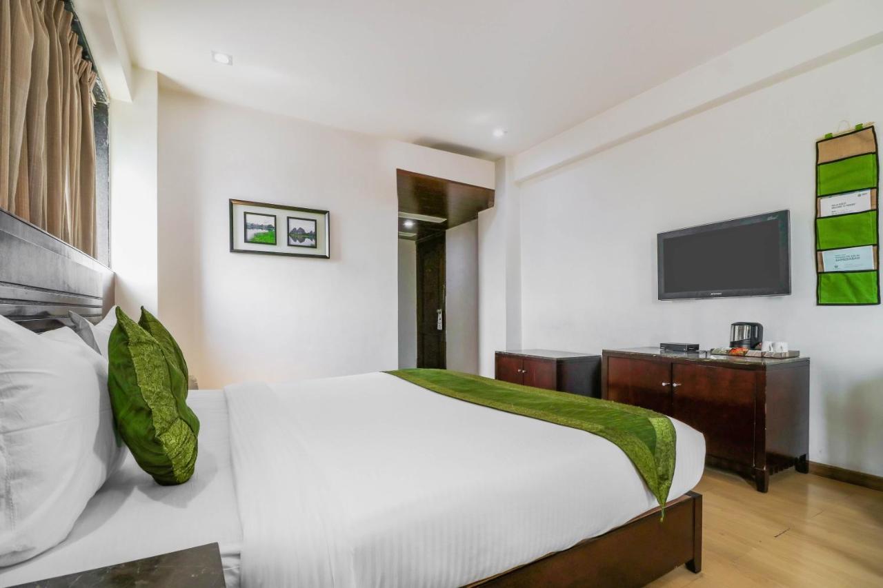 Treebo Trend Hotel Parker Ahmedabad Buitenkant foto