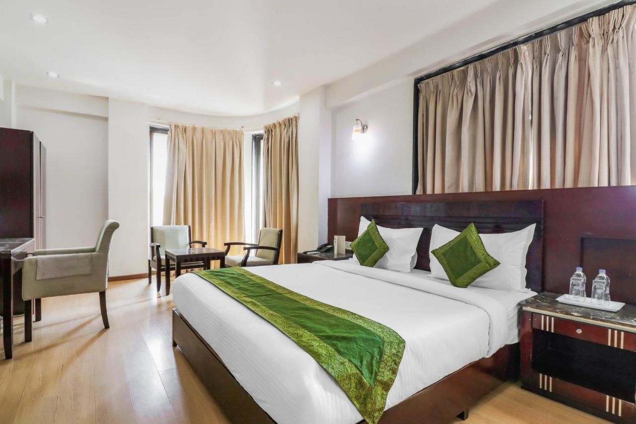 Treebo Trend Hotel Parker Ahmedabad Buitenkant foto