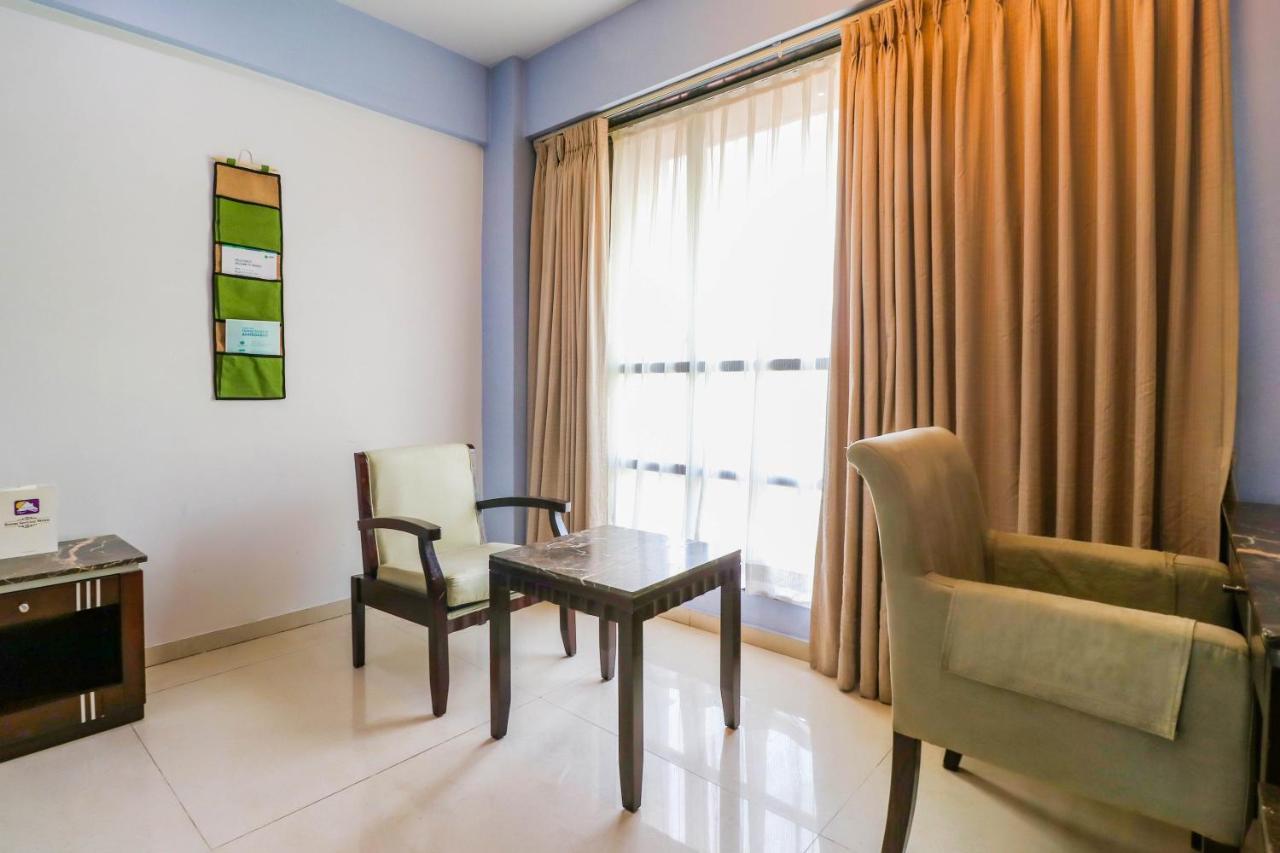 Treebo Trend Hotel Parker Ahmedabad Buitenkant foto