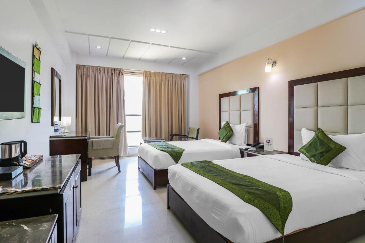 Treebo Trend Hotel Parker Ahmedabad Buitenkant foto