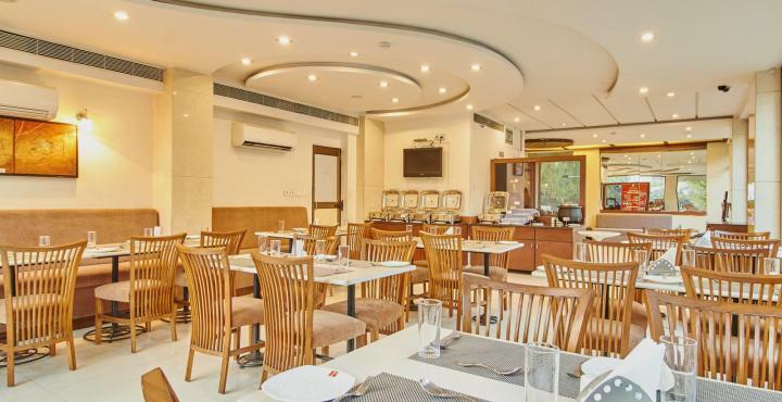 Treebo Trend Hotel Parker Ahmedabad Buitenkant foto